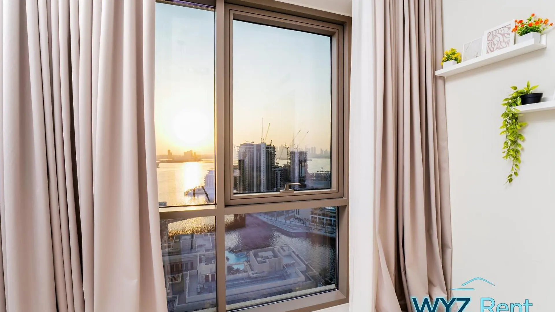 Chic 2 Bedroom In Vida Residences Creek-Beach Access Dubai Apartment