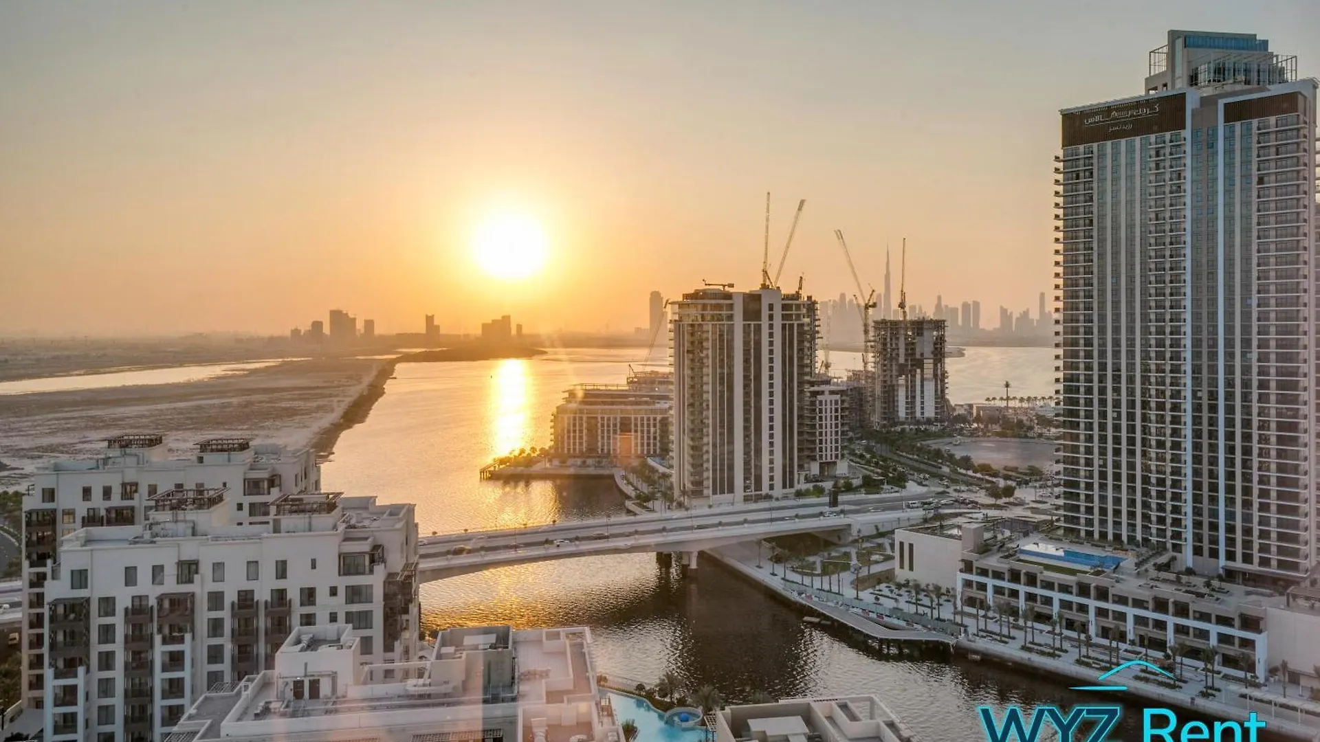 Chic 2 Bedroom In Vida Residences Creek-Beach Access Dubai Apartment